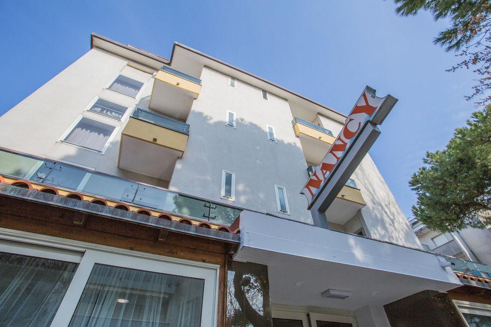 Hotel Nancy Rimini Buitenkant foto
