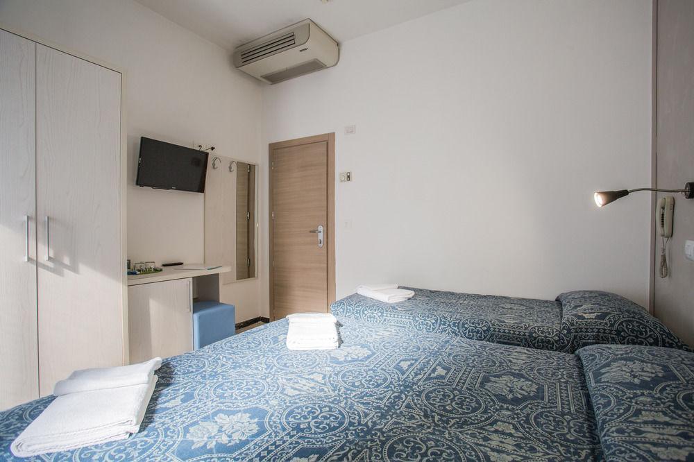 Hotel Nancy Rimini Buitenkant foto