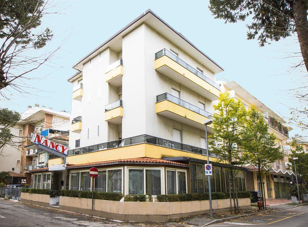 Hotel Nancy Rimini Buitenkant foto