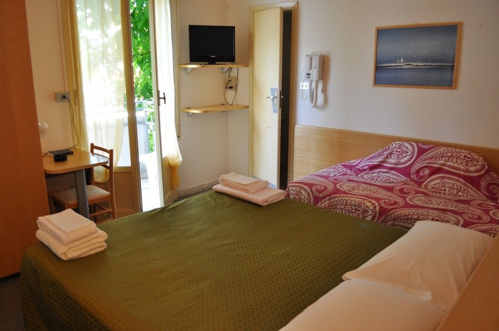 Hotel Nancy Rimini Buitenkant foto