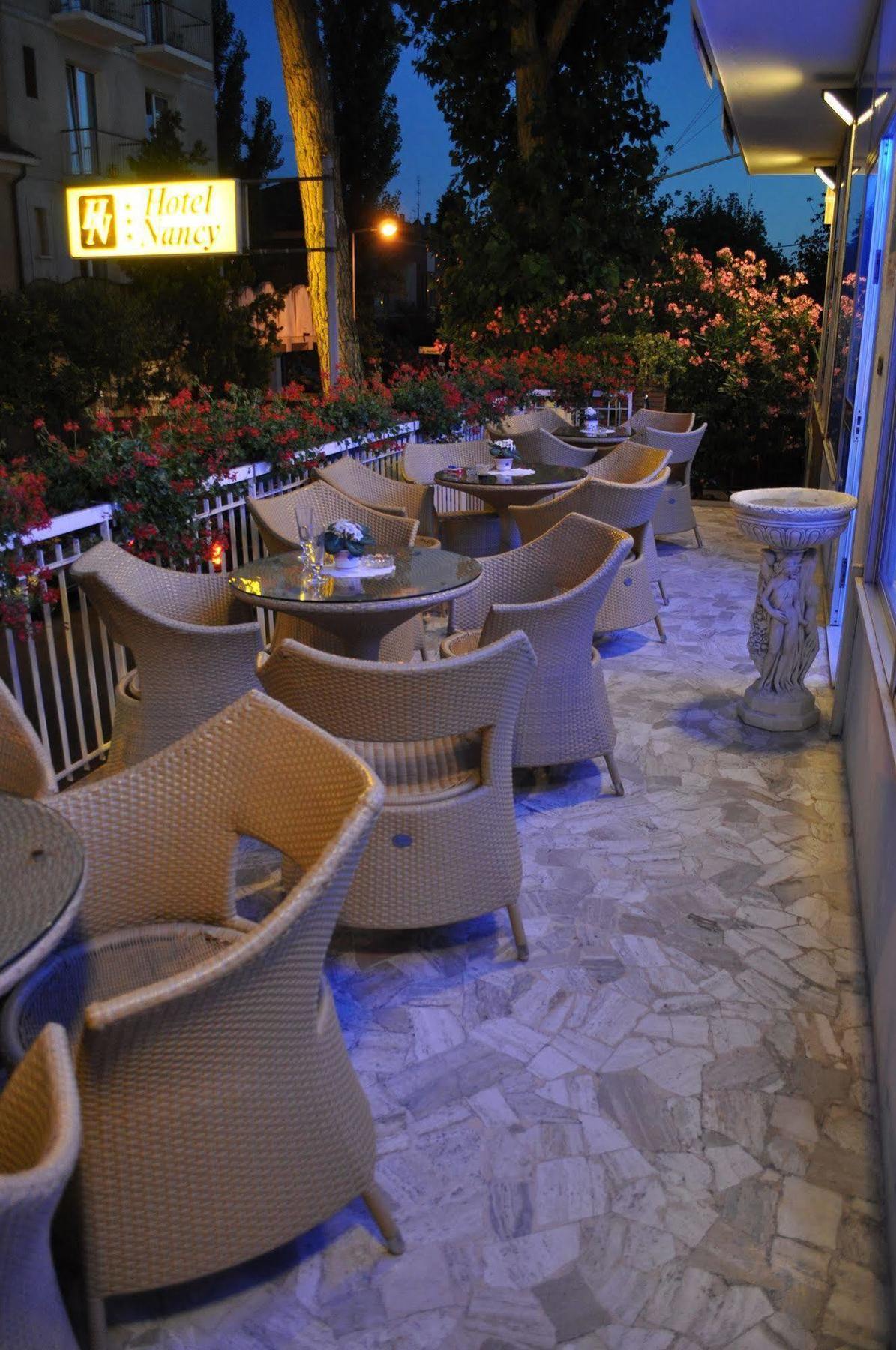 Hotel Nancy Rimini Buitenkant foto